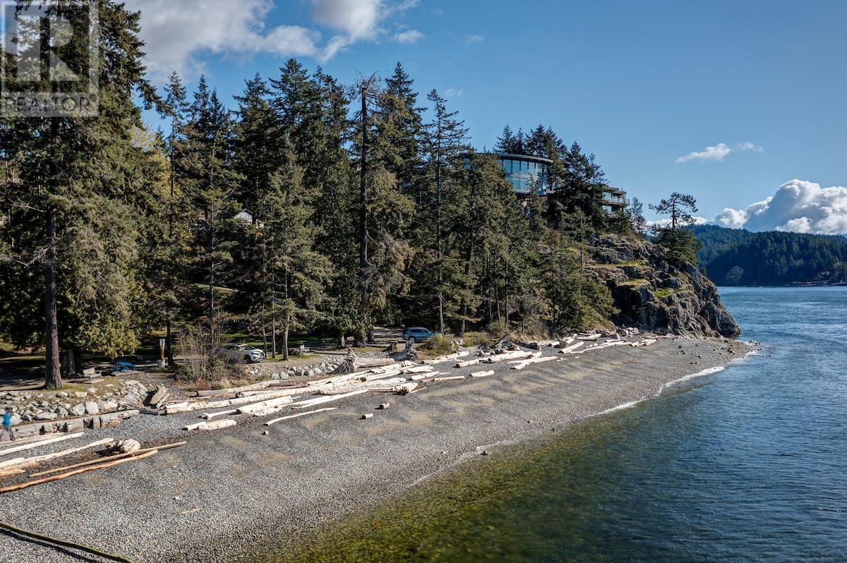 305 Georgia Drive, Gibsons, British Columbia  V0N 1V8 - Photo 24 - R2818208