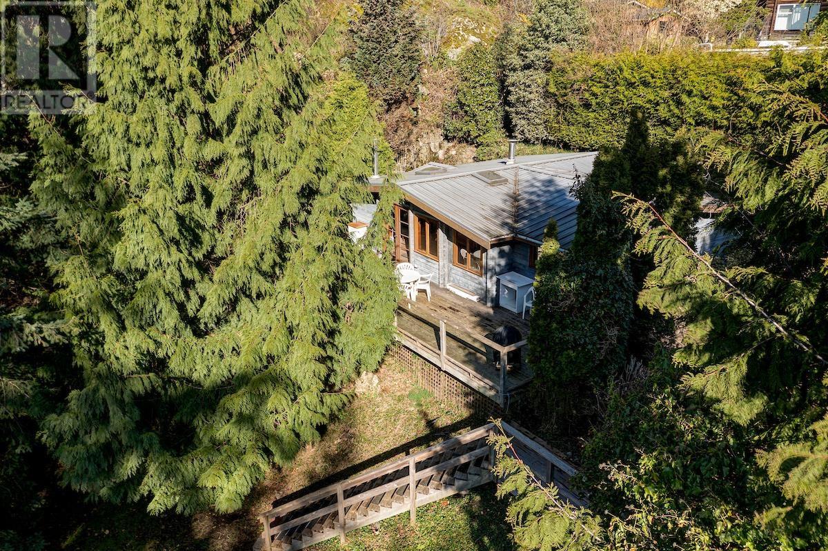 305 Georgia Drive, Gibsons, British Columbia  V0N 1V8 - Photo 25 - R2818208