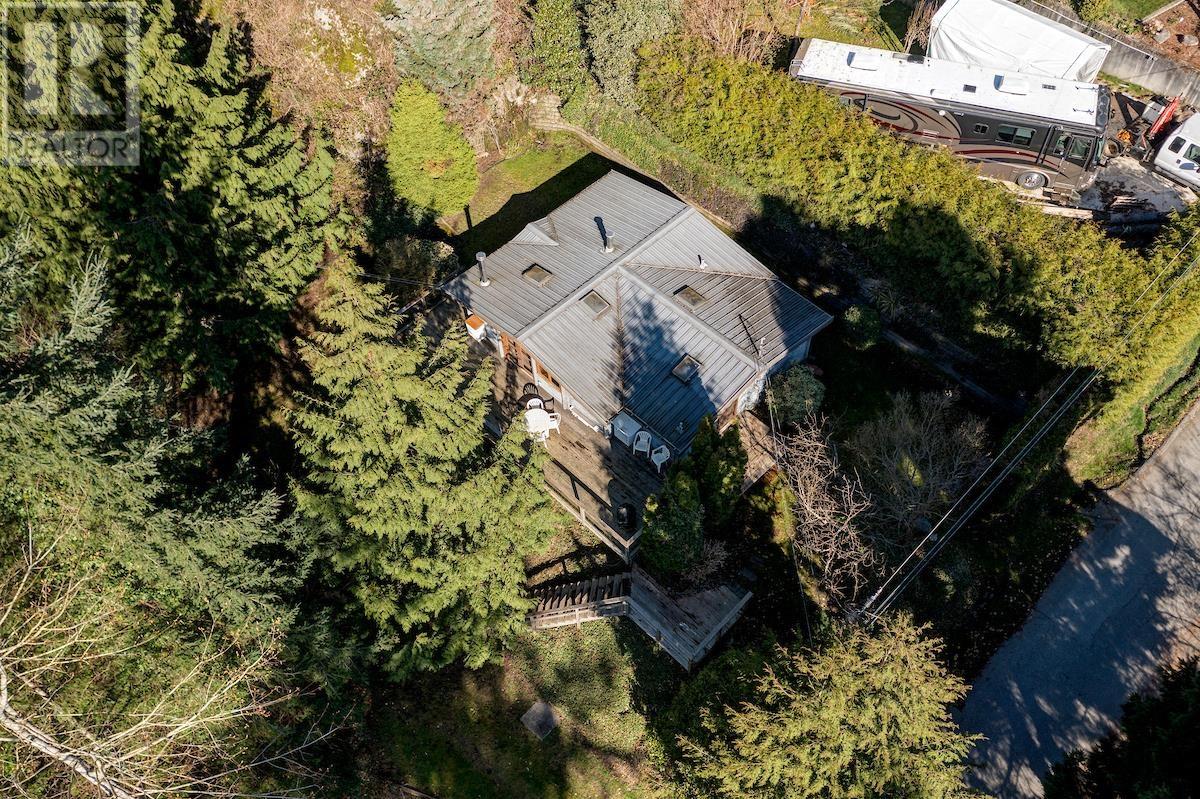 305 Georgia Drive, Gibsons, British Columbia  V0N 1V8 - Photo 27 - R2818208