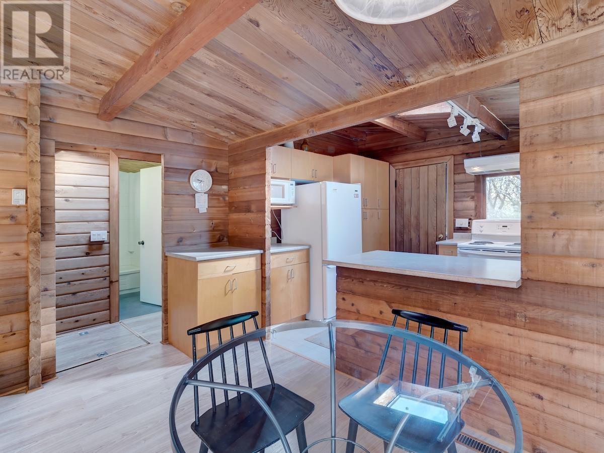 305 Georgia Drive, Gibsons, British Columbia  V0N 1V8 - Photo 3 - R2818208