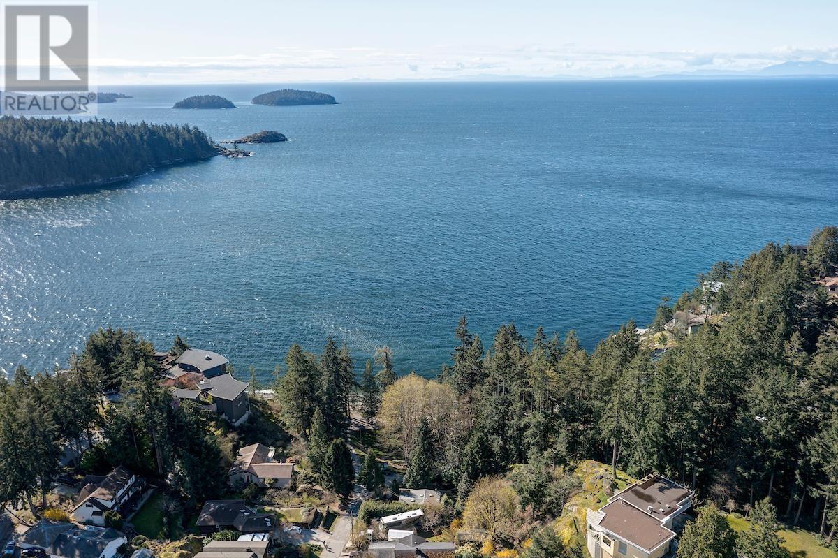 305 Georgia Drive, Gibsons, British Columbia  V0N 1V8 - Photo 32 - R2818208