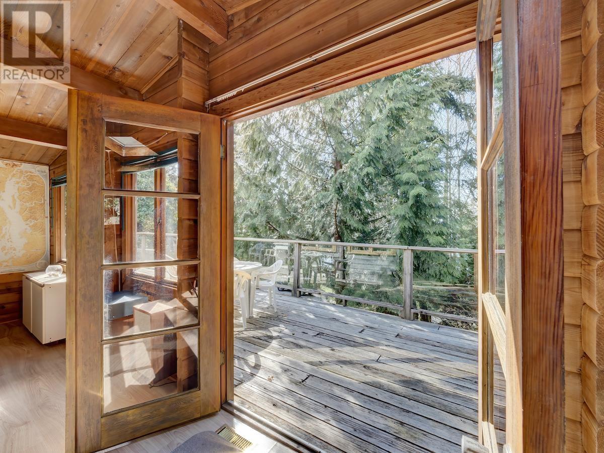 305 Georgia Drive, Gibsons, British Columbia  V0N 1V8 - Photo 9 - R2818208