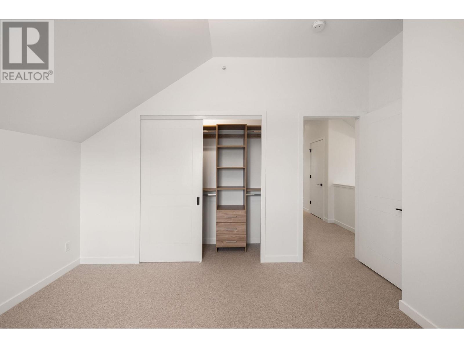 608 E 9th Street, North Vancouver, British Columbia  V7L 2B7 - Photo 28 - R2818228
