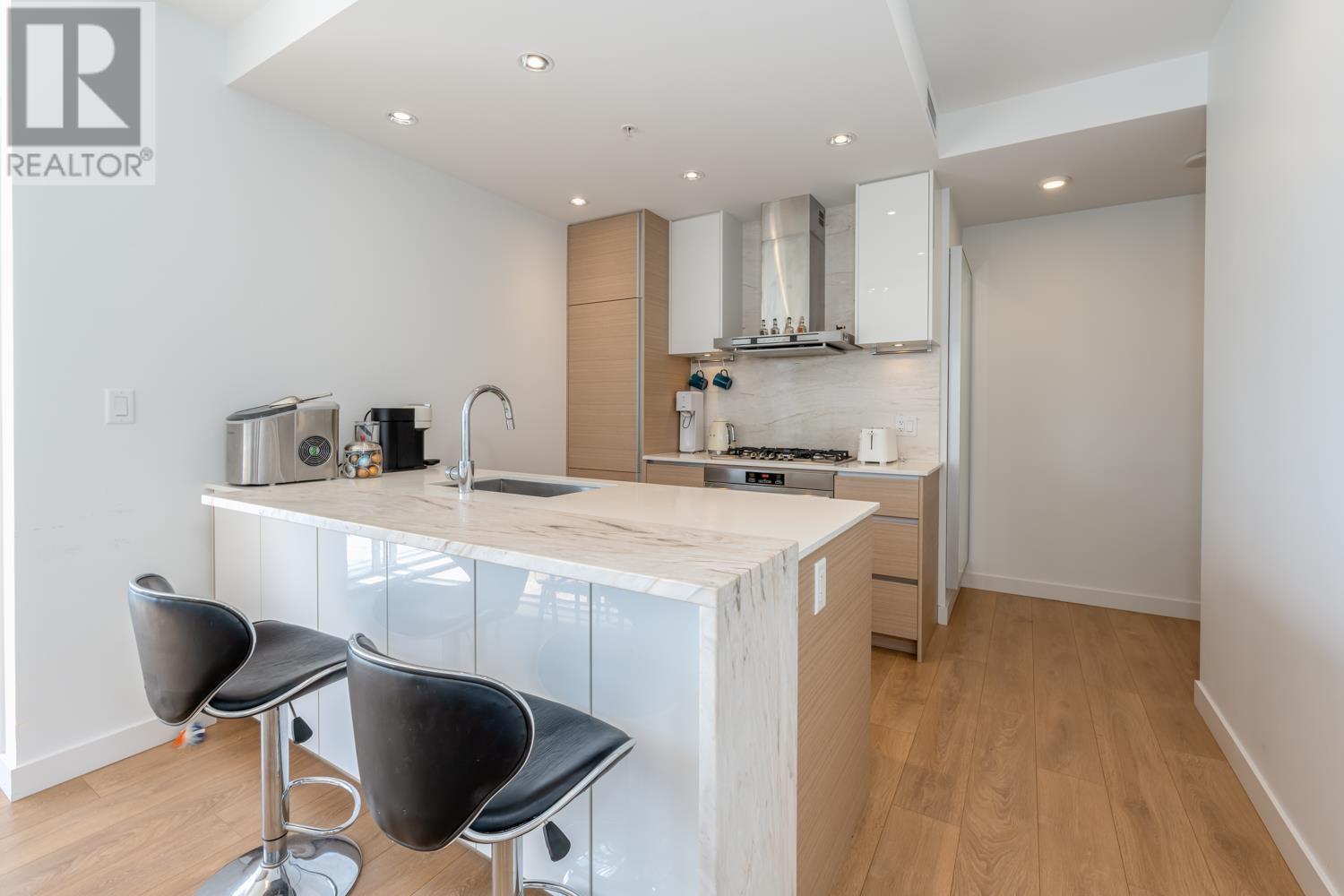 3910 4670 Assembly Way, Burnaby, British Columbia  V5H 0H3 - Photo 4 - R2816782