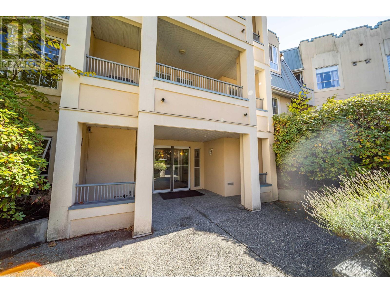 208 295 Schoolhouse Street, Coquitlam, British Columbia  V3K 6X5 - Photo 4 - R2818192