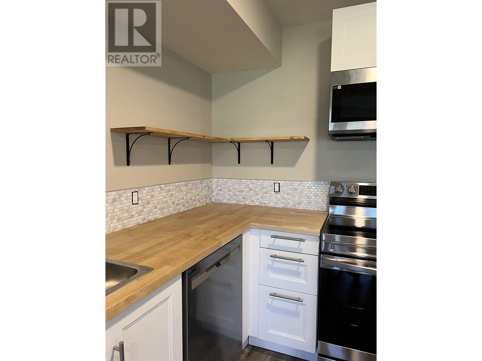 1731 Pinewood Drive, Pemberton, British Columbia  V0N 2L3 - Photo 30 - R2818260