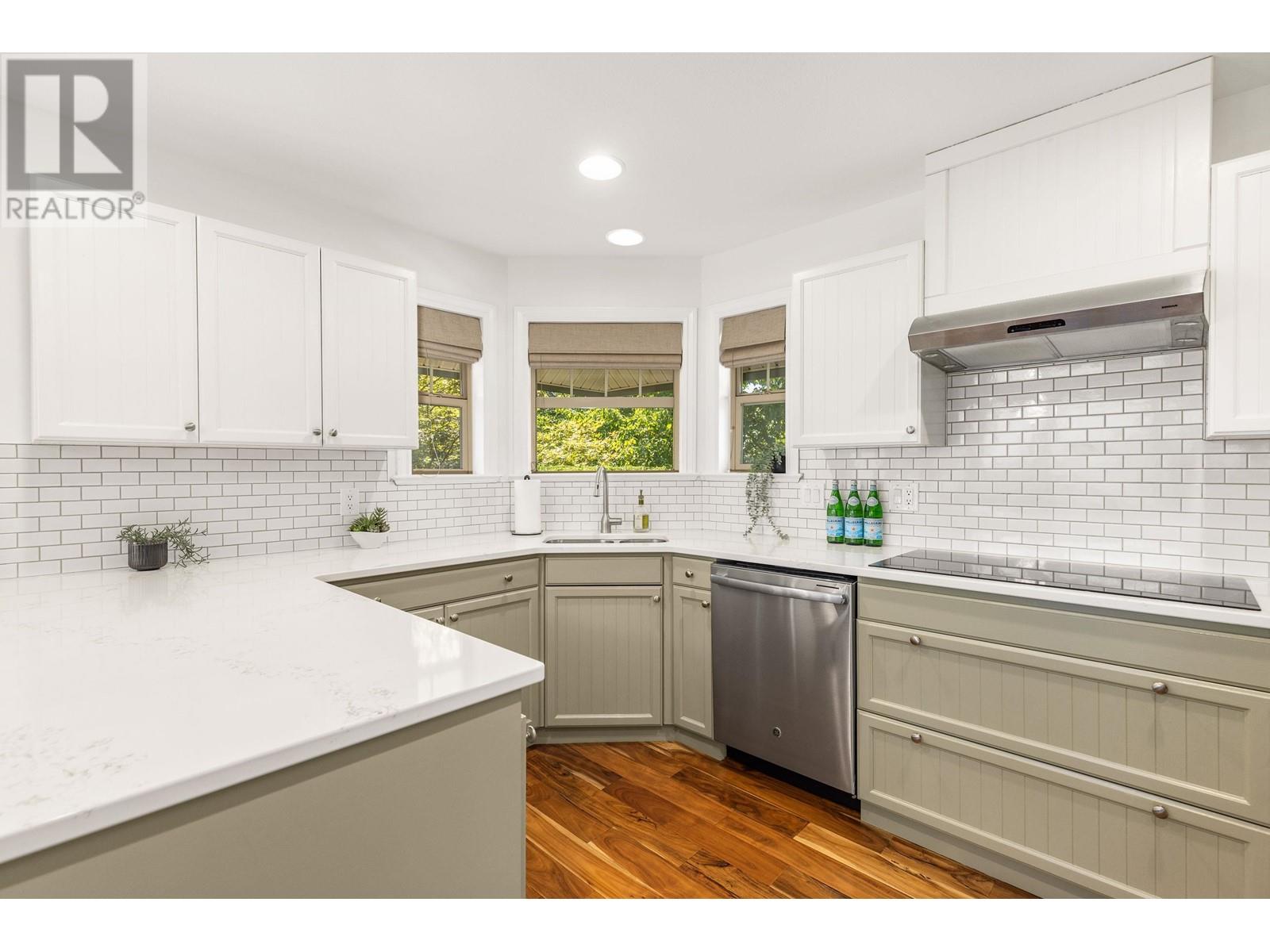 1731 Pinewood Drive, Pemberton, British Columbia  V0N 2L3 - Photo 7 - R2818260