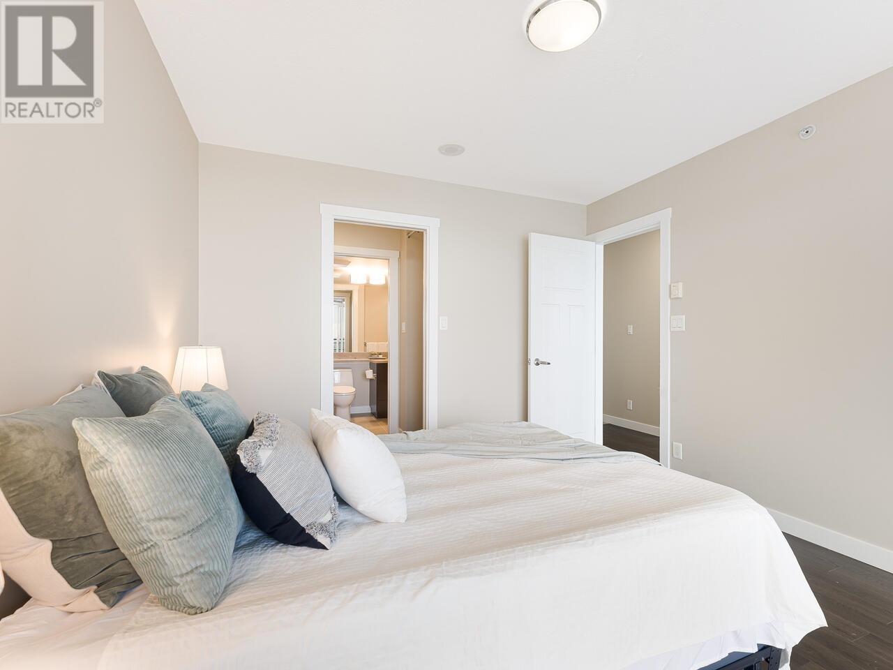 1905 2978 Glen Drive, Coquitlam, British Columbia  V3B 0C3 - Photo 13 - R2818251