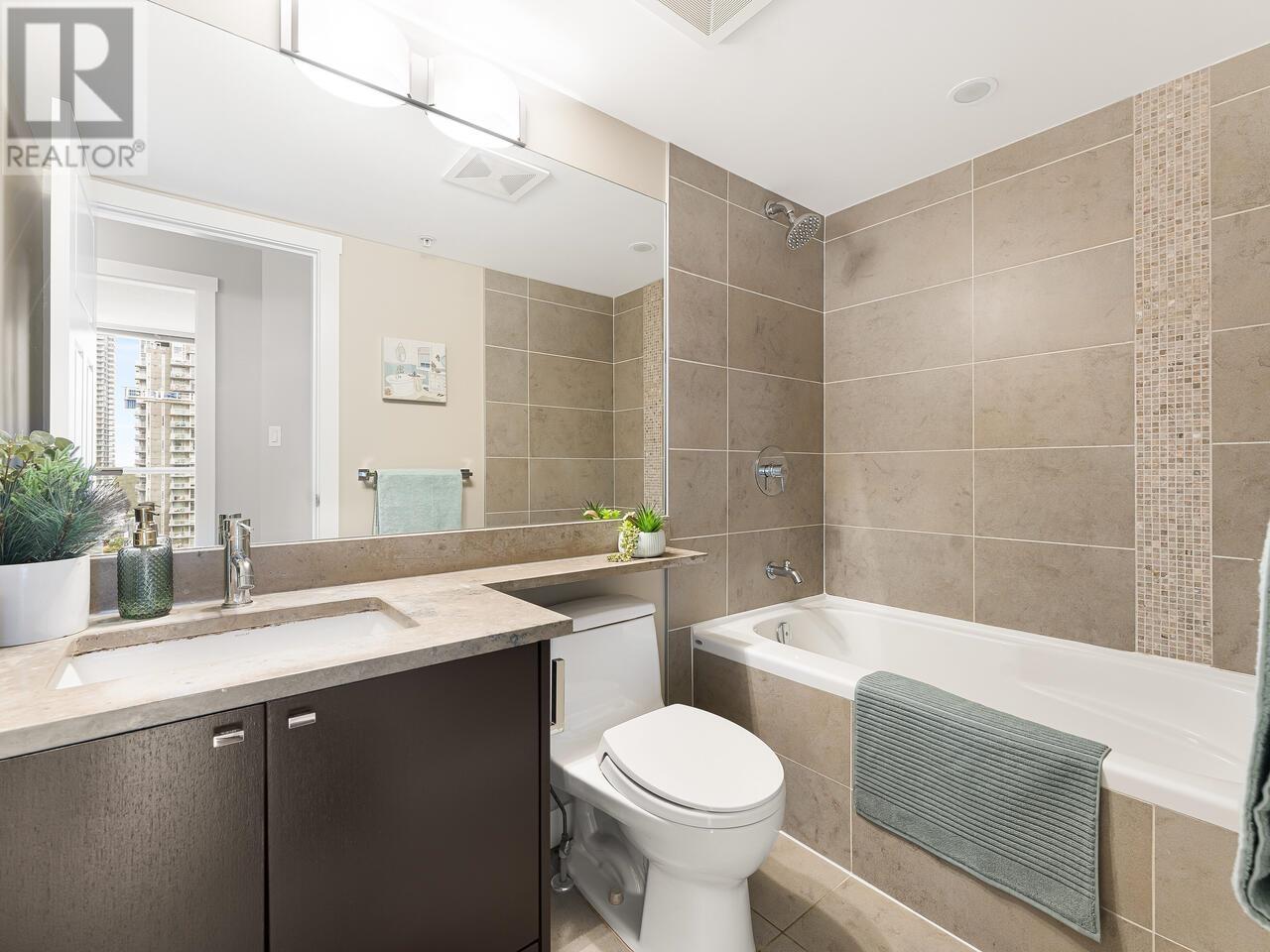 1905 2978 Glen Drive, Coquitlam, British Columbia  V3B 0C3 - Photo 17 - R2818251