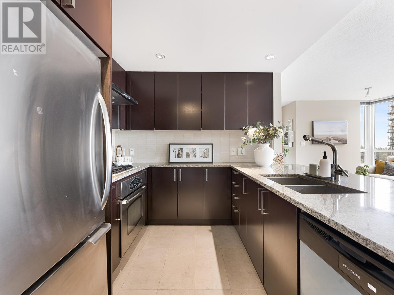 1905 2978 Glen Drive, Coquitlam, British Columbia  V3B 0C3 - Photo 10 - R2818251