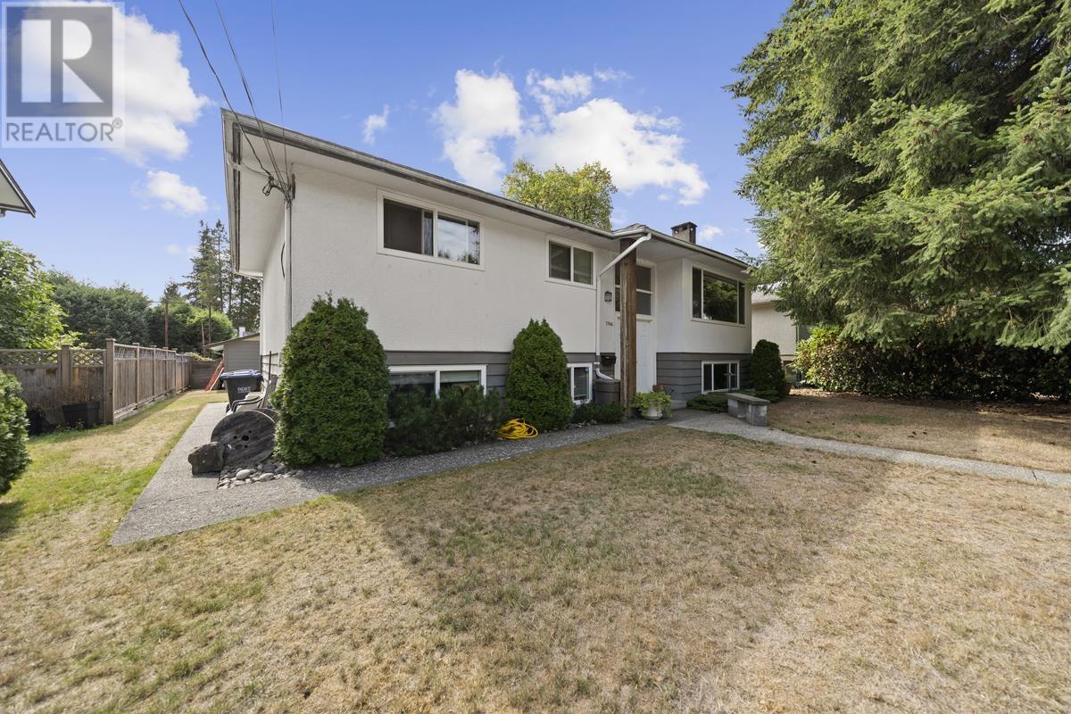 1746 Jensen Avenue, Port Coquitlam, British Columbia  V3B 2E3 - Photo 2 - R2810227