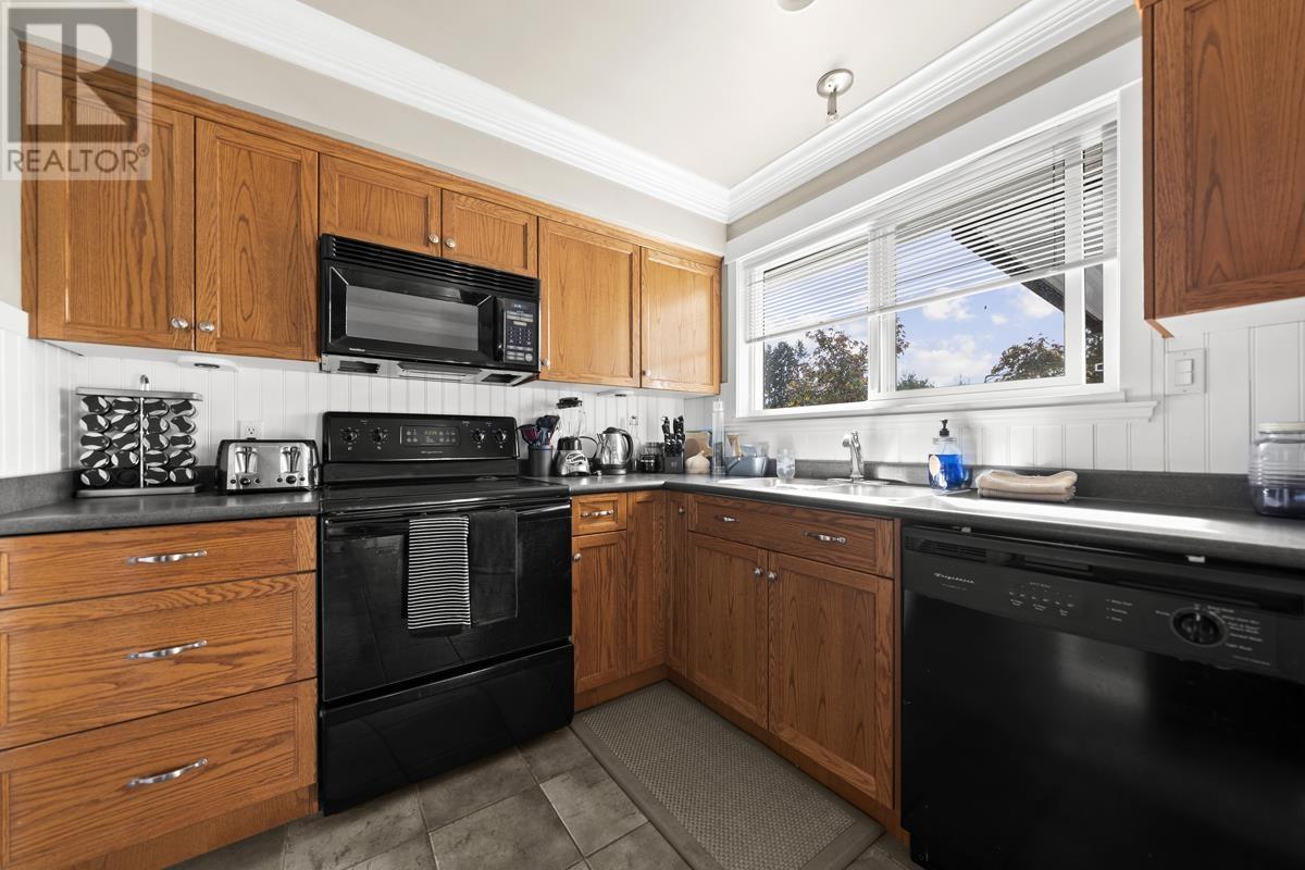 1746 Jensen Avenue, Port Coquitlam, British Columbia  V3B 2E3 - Photo 10 - R2810227