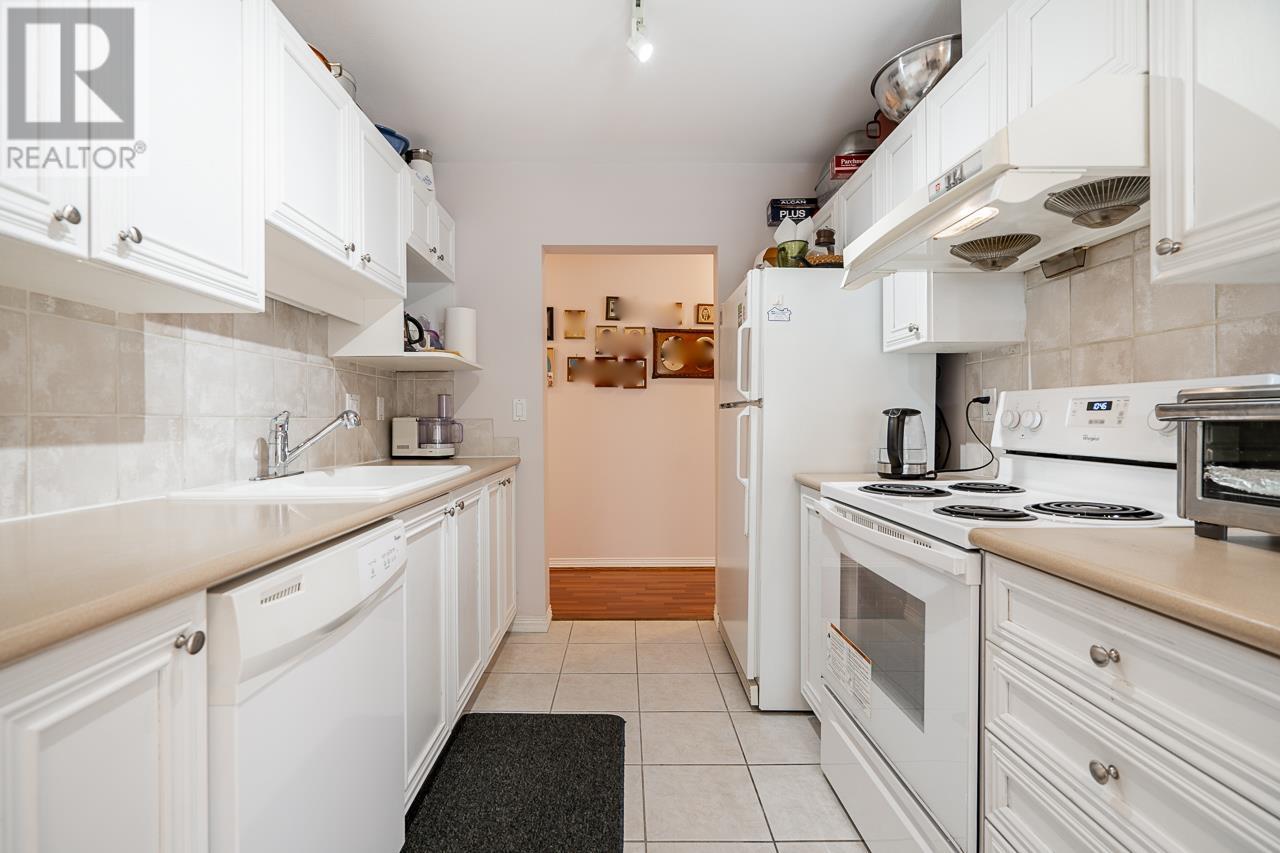 303 5683 Hampton Place, Vancouver, British Columbia  V6T 2H3 - Photo 5 - R2818272