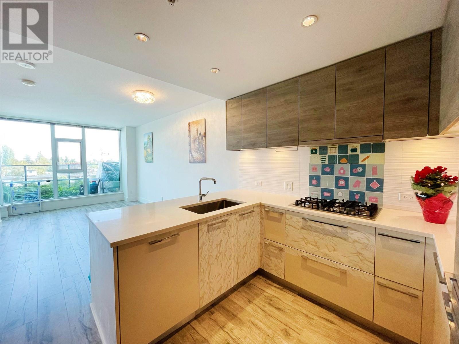 405 7388 Kingsway, Burnaby, British Columbia  V3N 0G9 - Photo 9 - R2815544