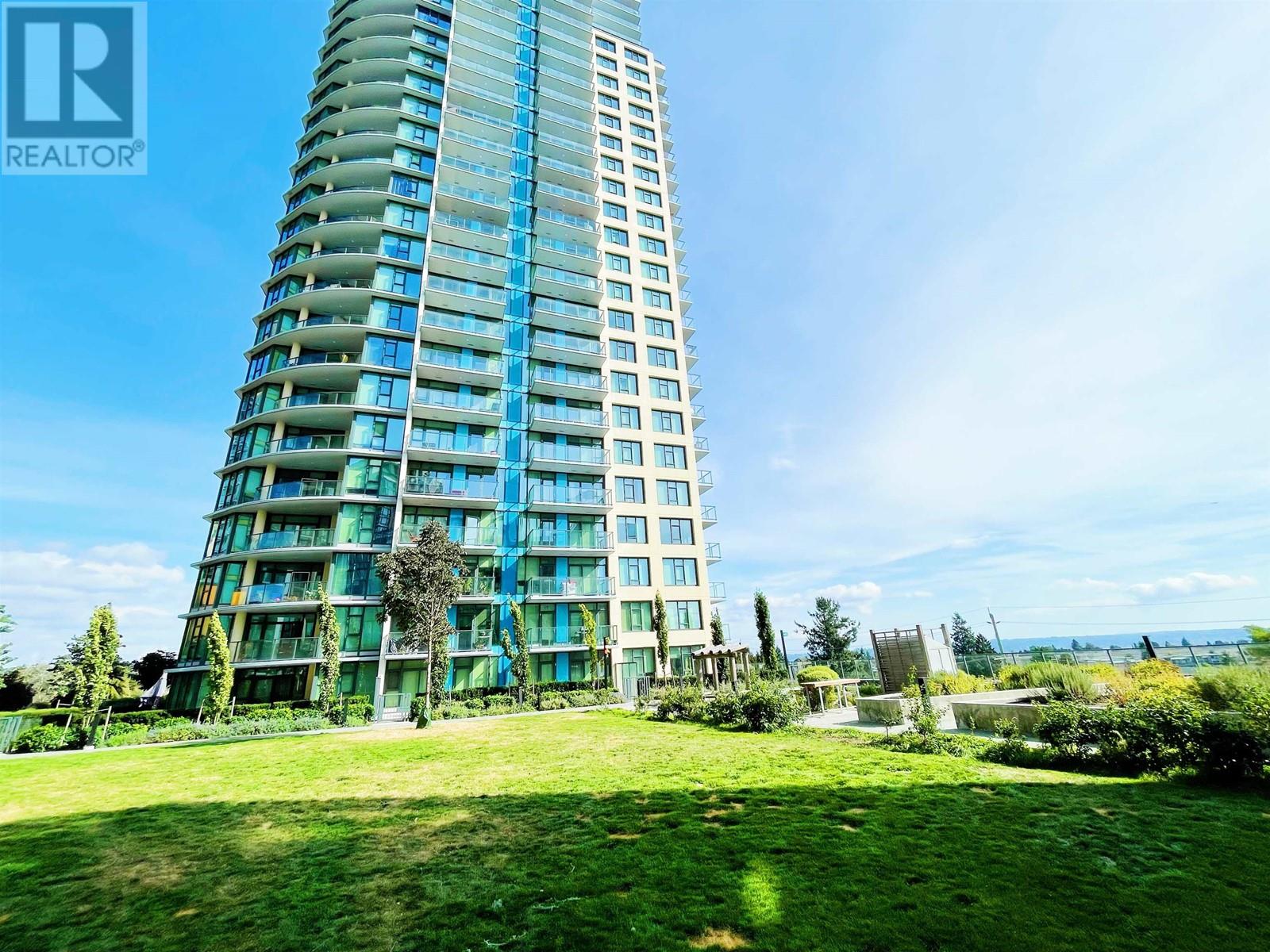 405 7388 KINGSWAY, burnaby, British Columbia
