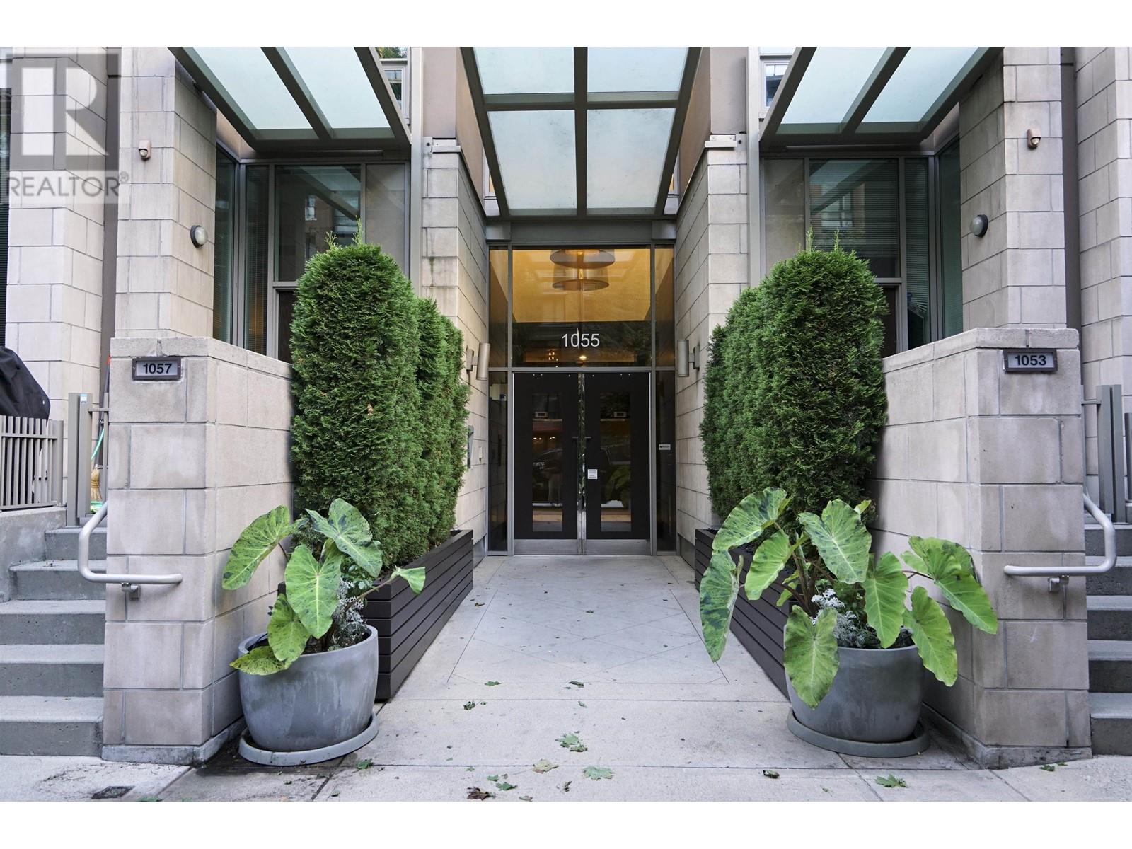 518 1055 Richards Street, Vancouver, British Columbia  V6B 0C2 - Photo 2 - R2817907