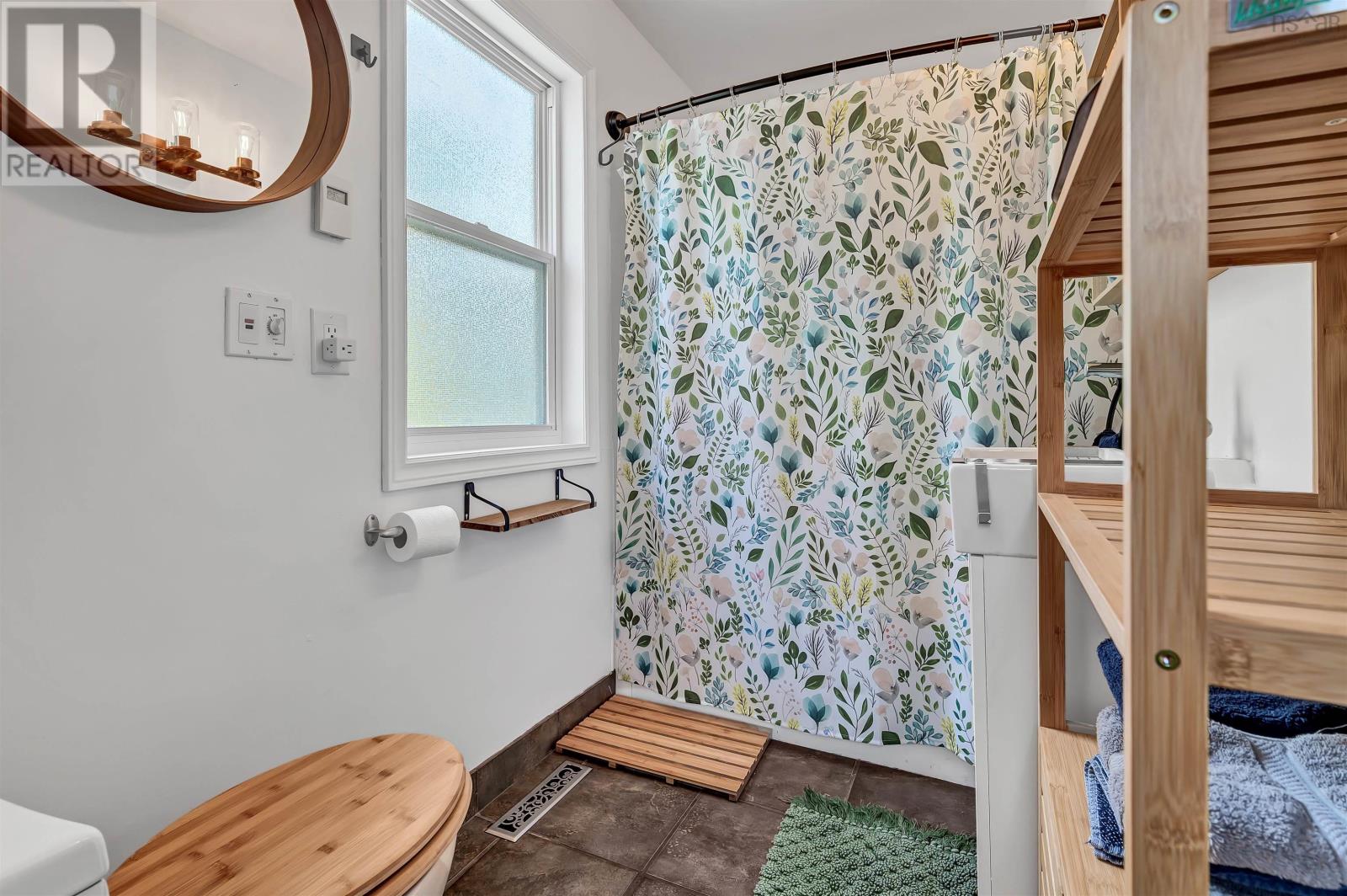 5660 Hennessey Street, Halifax, Nova Scotia  B3K 2A9 - Photo 7 - 202317651