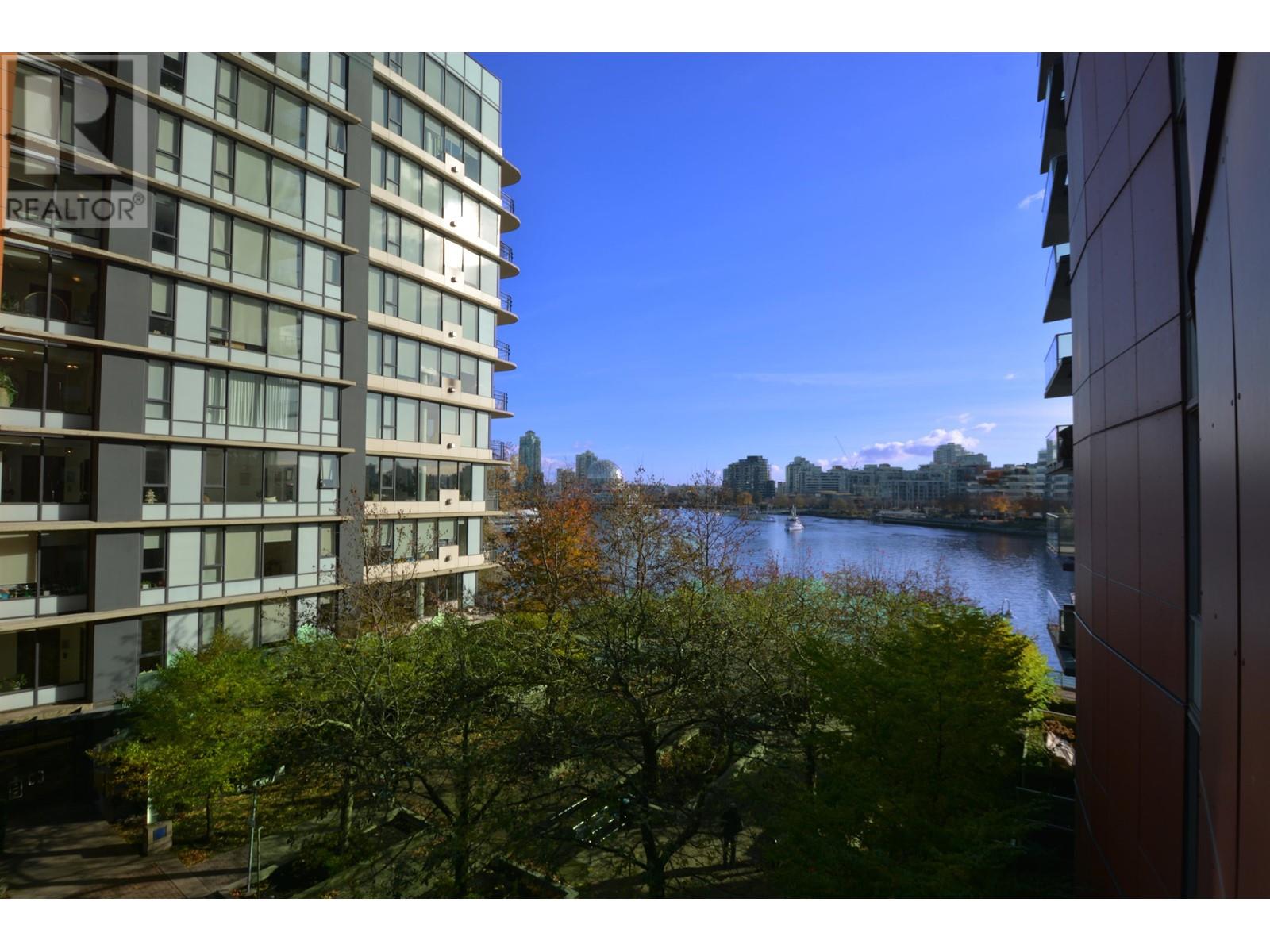 506 8 SMITHE MEWS, vancouver, British Columbia