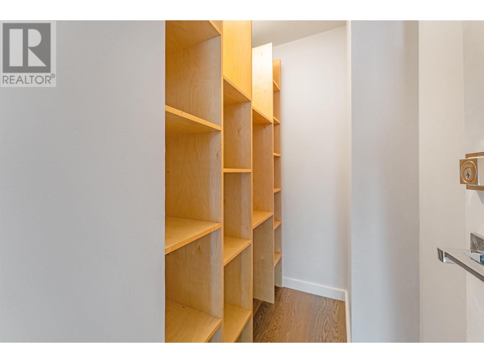 506 8 Smithe Mews, Vancouver, British Columbia  V6B 0A5 - Photo 17 - R2818323