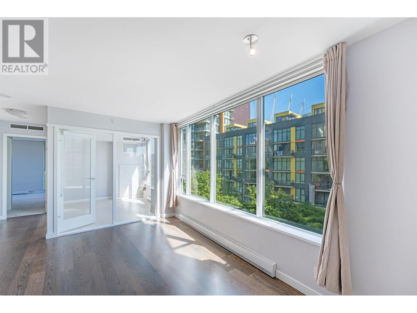 506 8 Smithe Mews, Vancouver, British Columbia  V6B 0A5 - Photo 9 - R2818323