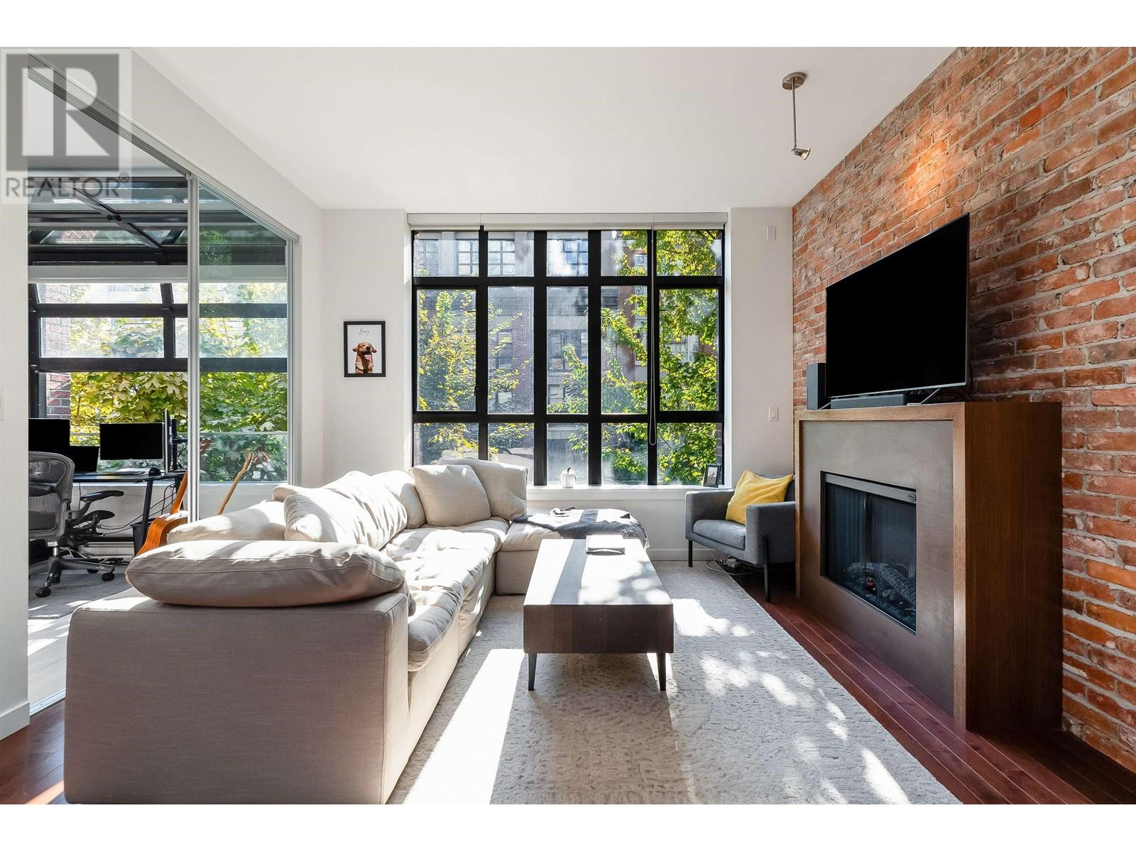 301 1241 Homer Street, Vancouver, British Columbia  V6B 2Y9 - Photo 2 - R2818355