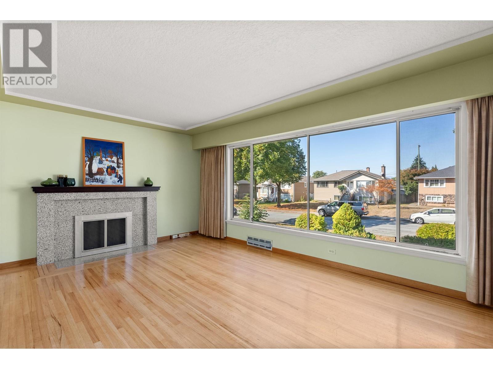 8548 Karrman Avenue, Burnaby, British Columbia  V3N 2M2 - Photo 7 - R2818351
