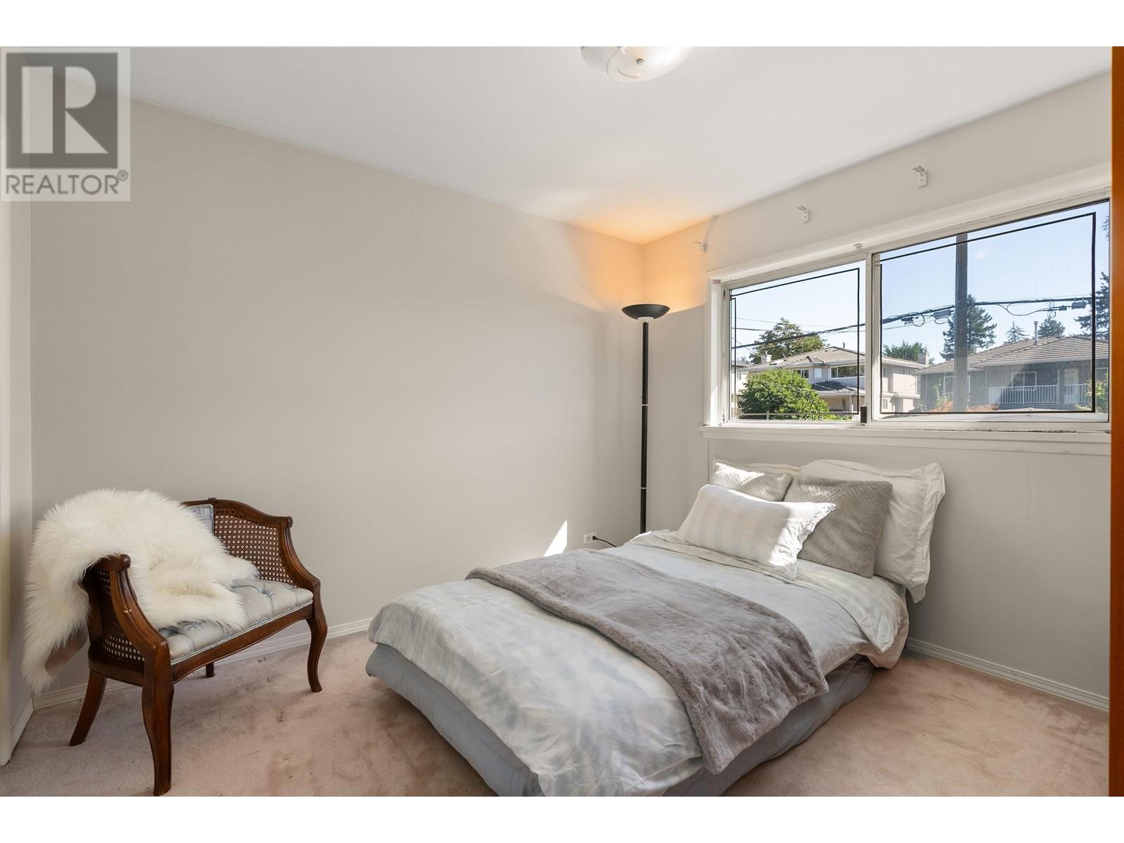 8548 Karrman Avenue, Burnaby, British Columbia  V3N 2M2 - Photo 14 - R2818351