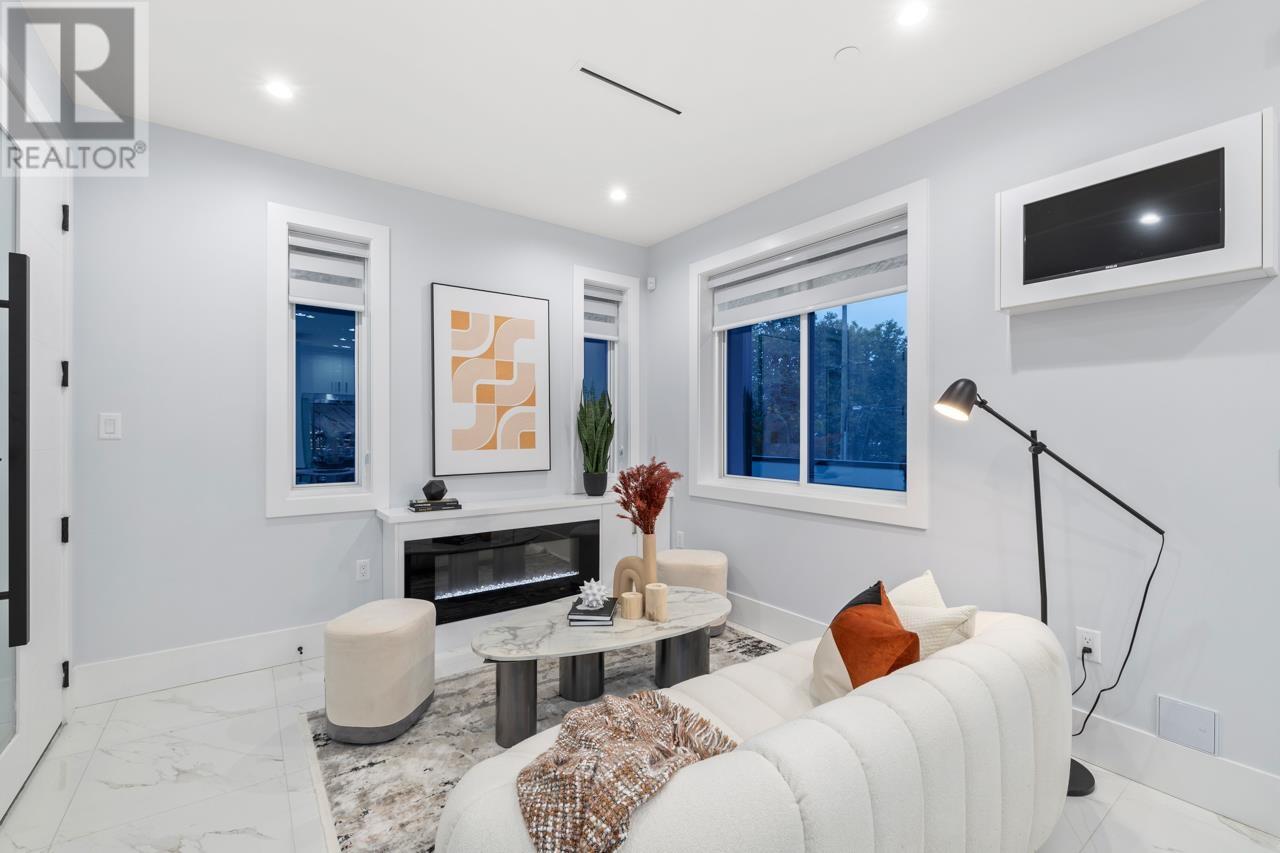 4328 Gladstone Street, Vancouver, British Columbia  V5N 4Z5 - Photo 6 - R2818084