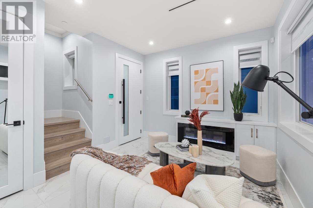 4328 Gladstone Street, Vancouver, British Columbia  V5N 4Z5 - Photo 5 - R2818084