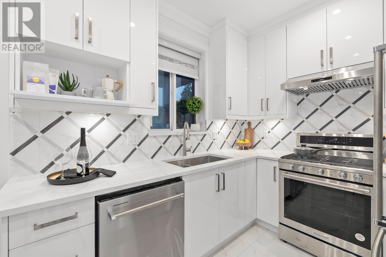 4328 Gladstone Street, Vancouver, British Columbia  V5N 4Z5 - Photo 12 - R2818084