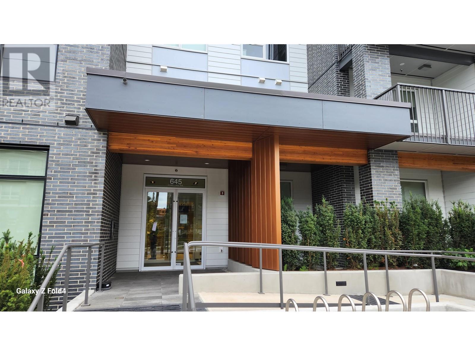 317 645 Como Lake Avenue, Coquitlam, British Columbia  V3J 3M5 - Photo 2 - R2817872