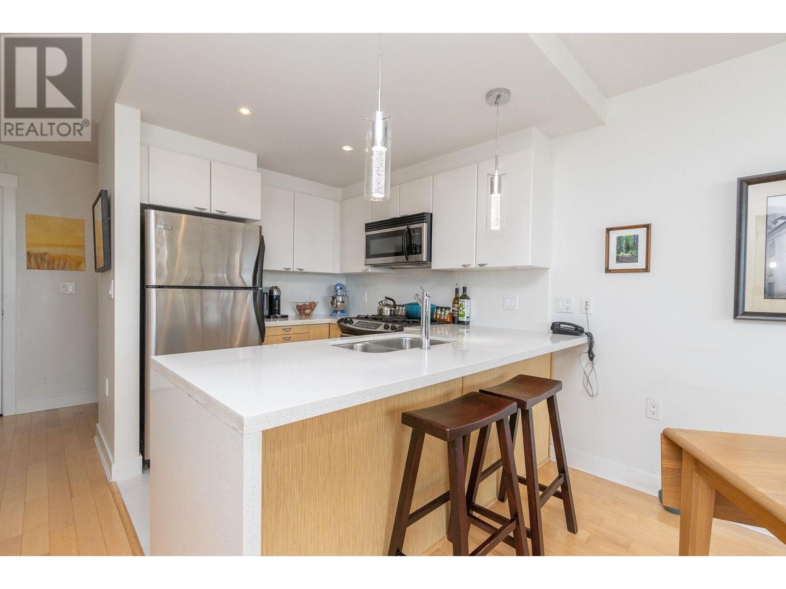 607 160 W 3rd Street, North Vancouver, British Columbia  V7M 0A9 - Photo 2 - R2818497
