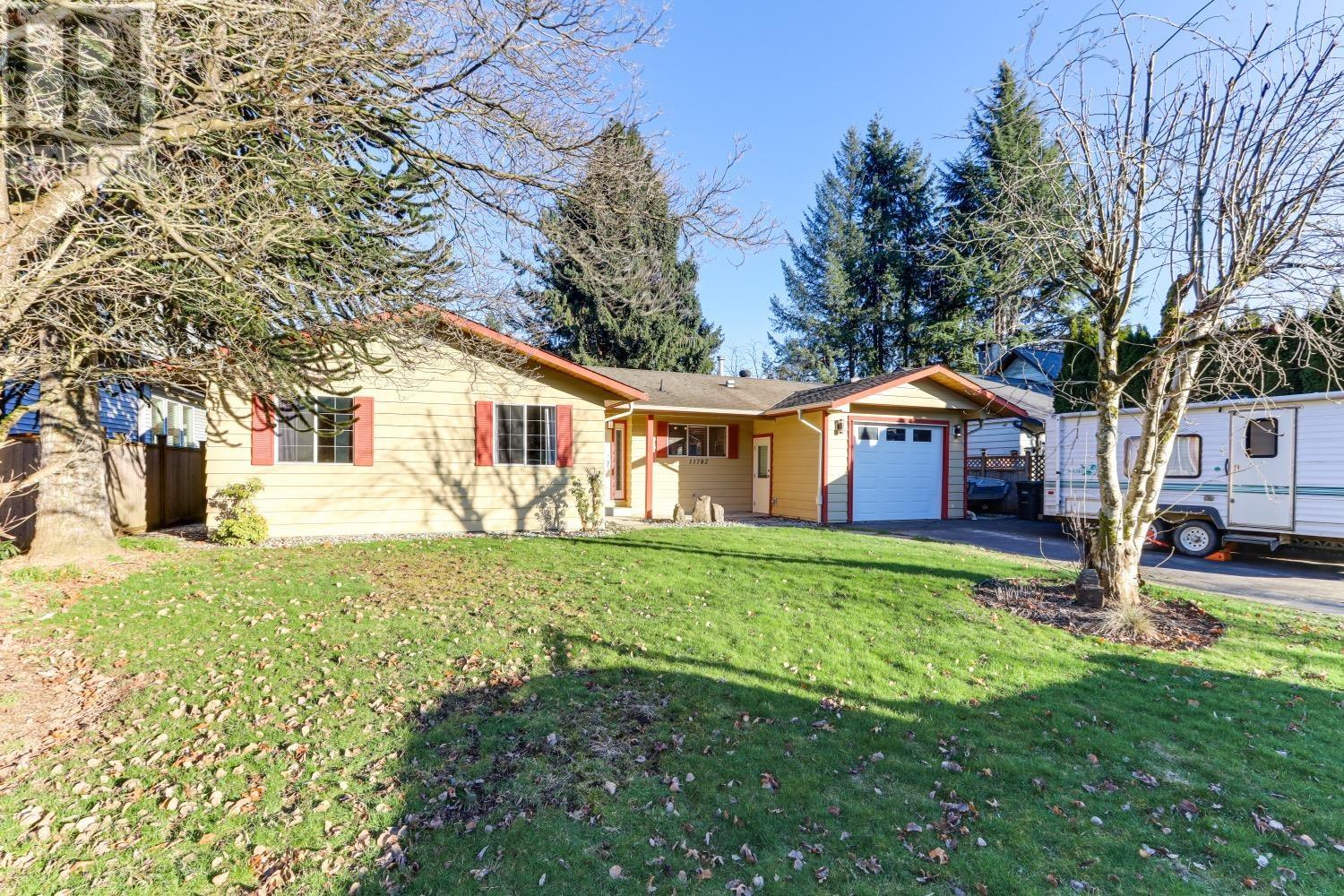 11782 193 Street, Pitt Meadows, British Columbia  V3Y 1C3 - Photo 2 - R2818455
