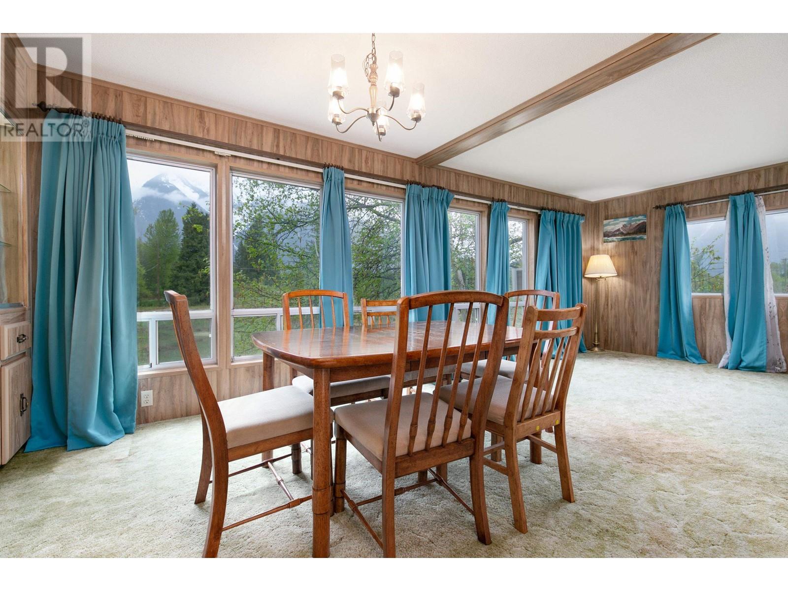 1691 Highway 99, Pemberton, British Columbia  V0N 2L2 - Photo 8 - R2818468