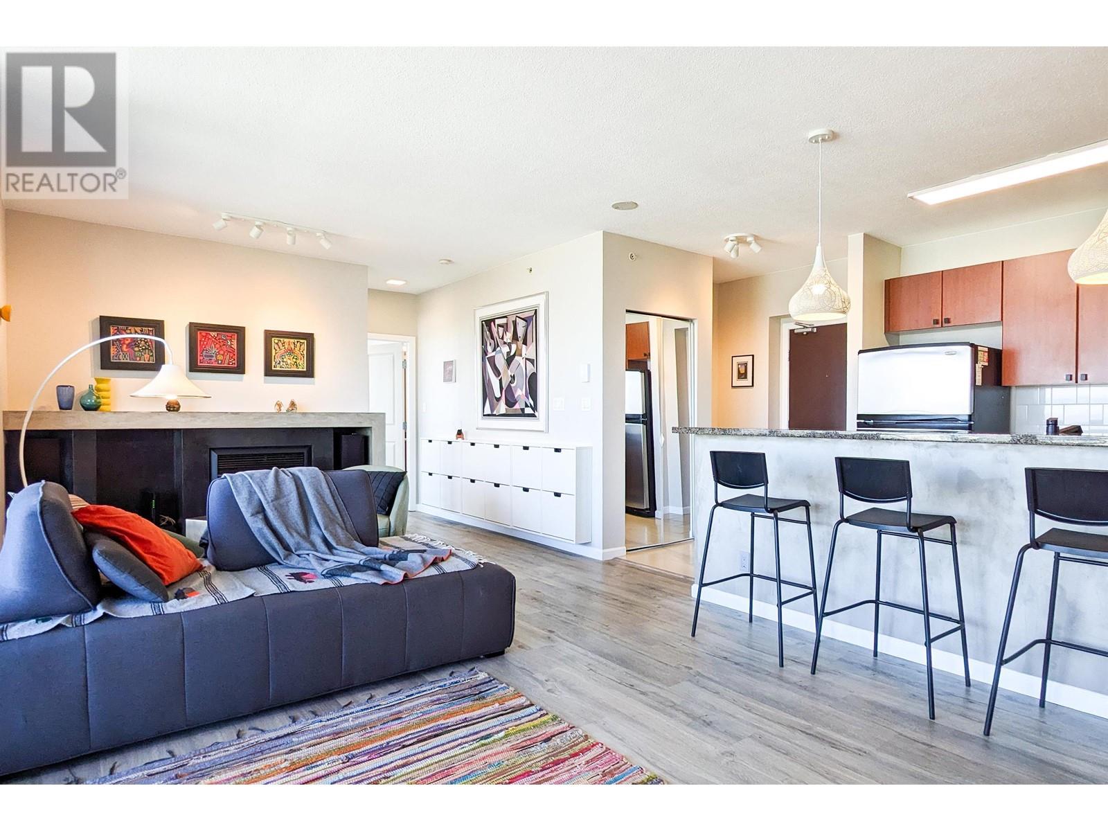 1504 15 E Royal Avenue, New Westminster, British Columbia  V3L 0A9 - Photo 4 - R2818284