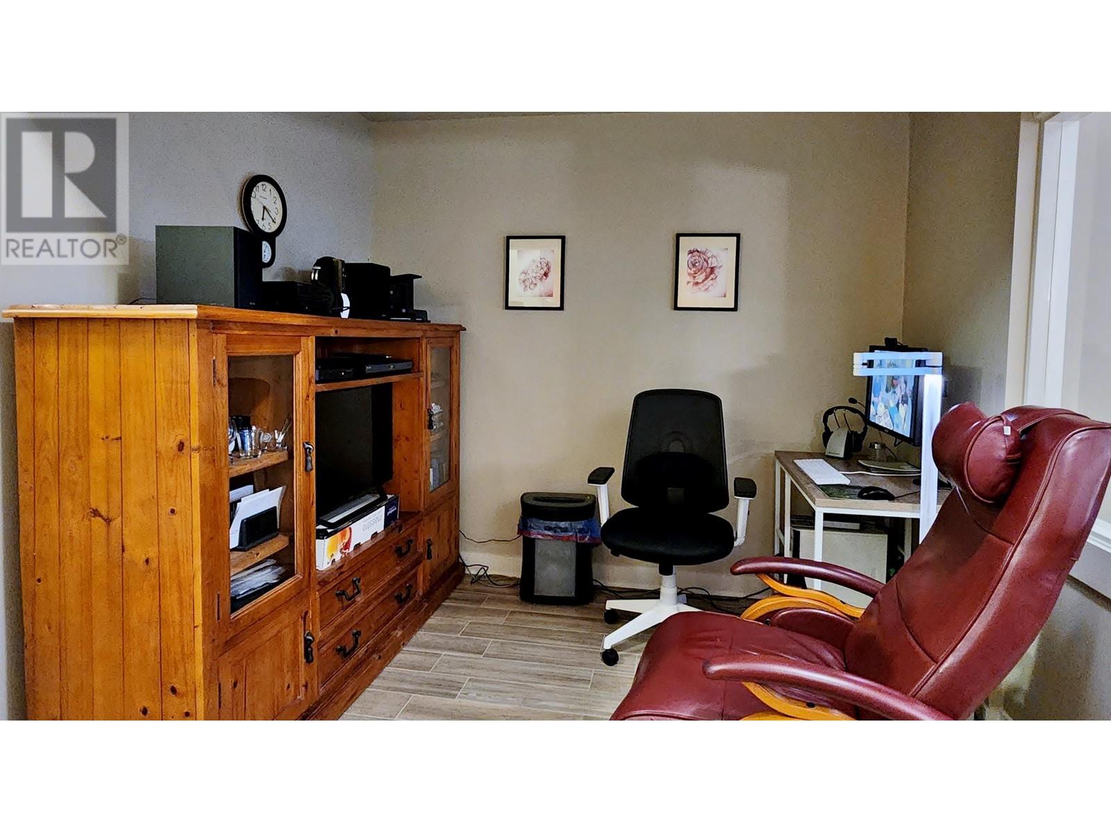 313 188 W 29th Street, North Vancouver, British Columbia  V7N 0A2 - Photo 4 - R2811757