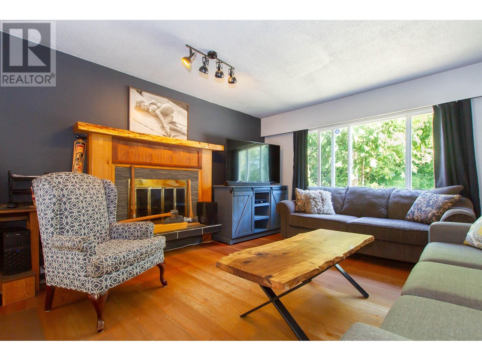 41909 Ross Road, Squamish, British Columbia  V0N 1T0 - Photo 12 - R2818477