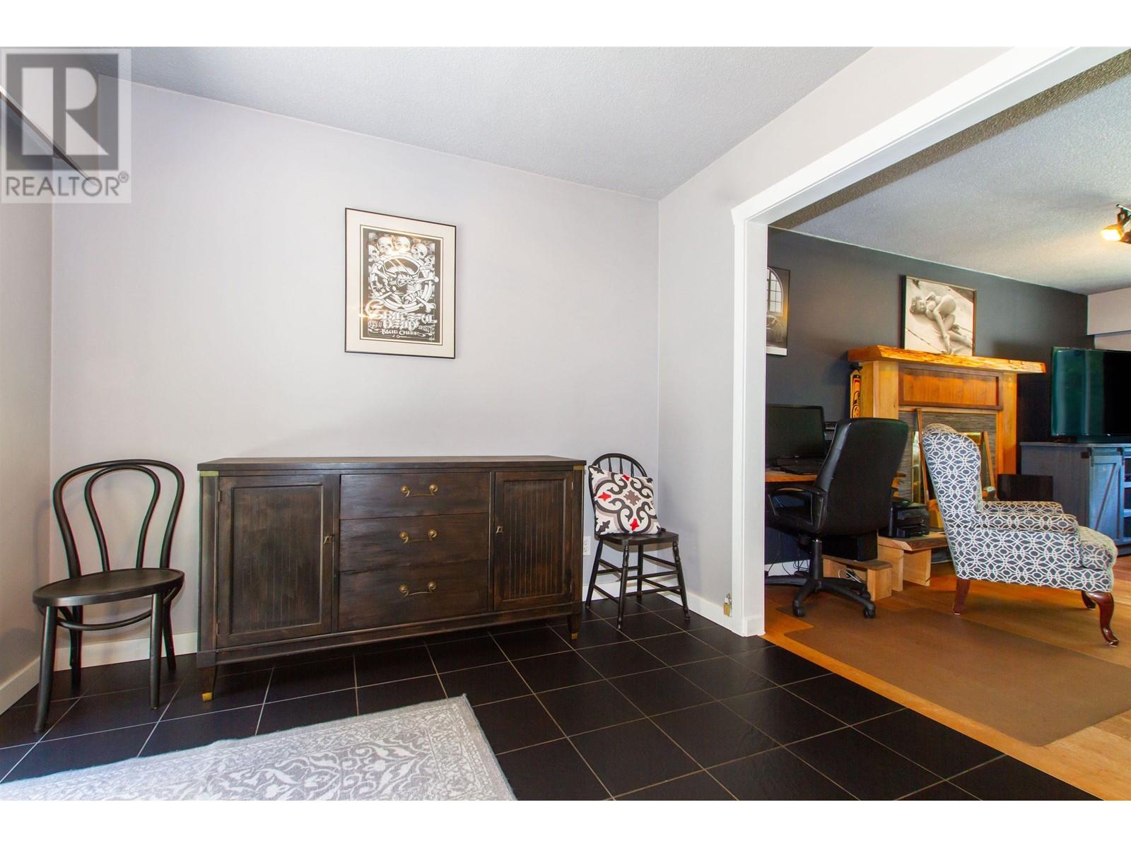 41909 Ross Road, Squamish, British Columbia  V0N 1T0 - Photo 9 - R2818477