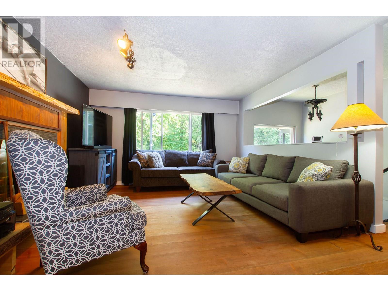 41909 Ross Road, Squamish, British Columbia  V0N 1T0 - Photo 11 - R2818477