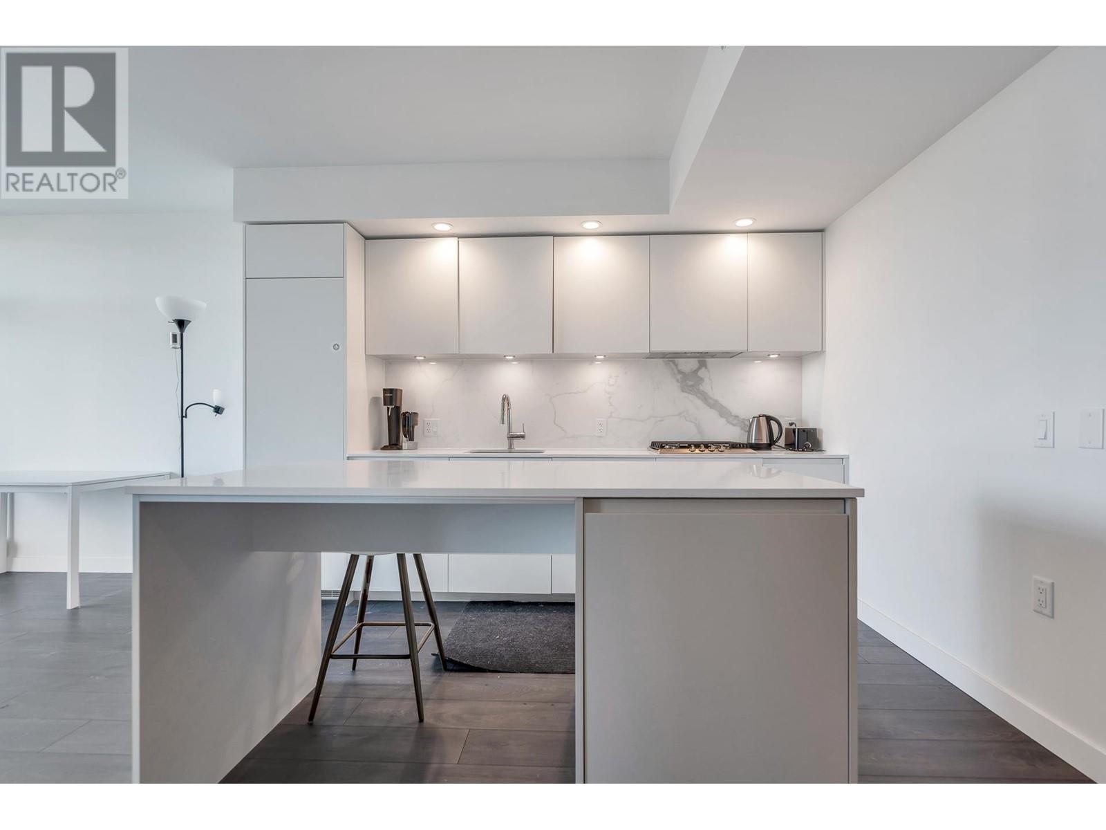 1308 6463 SILVER AVENUE, burnaby, British Columbia