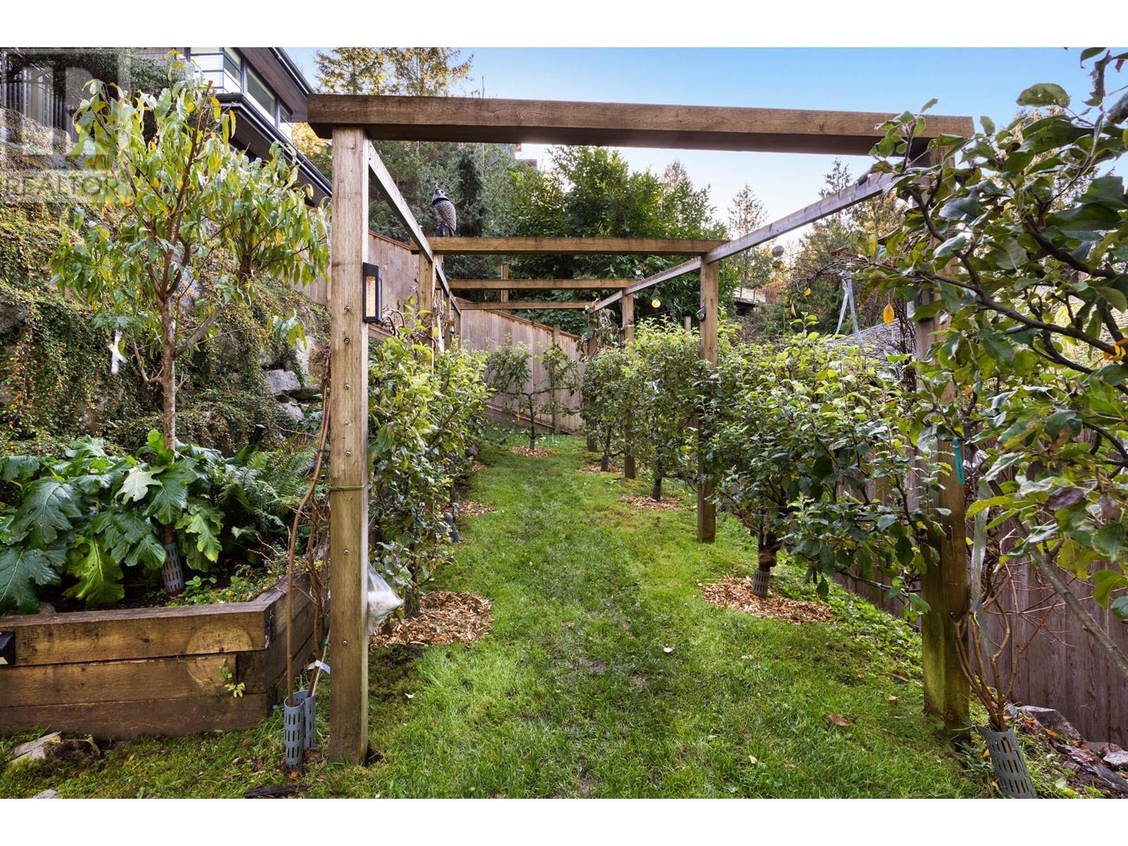 5755 Telegraph Trail, West Vancouver, British Columbia  V7W 1R3 - Photo 37 - R2816159