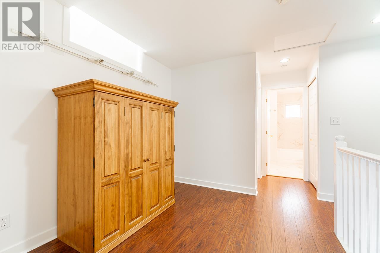 254 E 4th Street, North Vancouver, British Columbia  V7L 1H9 - Photo 28 - R2818556