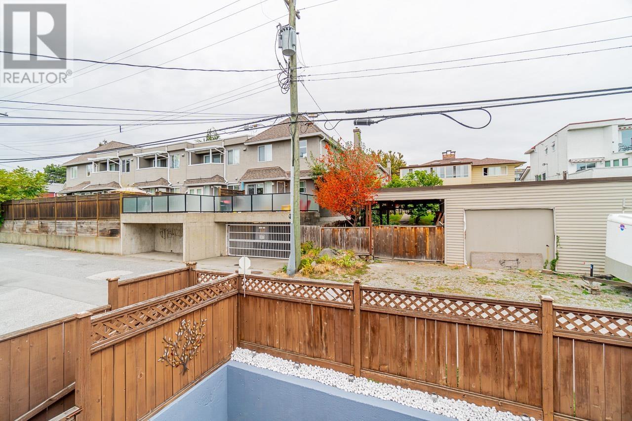 254 E 4th Street, North Vancouver, British Columbia  V7L 1H9 - Photo 33 - R2818556