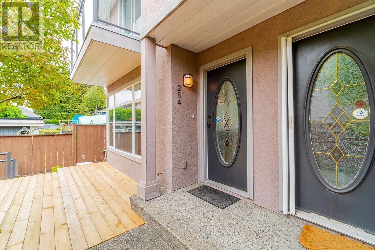 254 E 4th Street, North Vancouver, British Columbia  V7L 1H9 - Photo 8 - R2818556