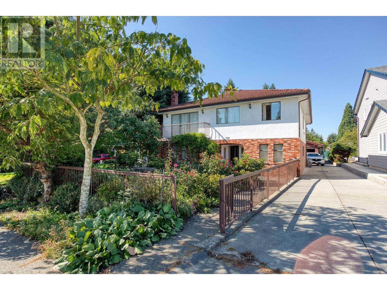7295 Sussex Avenue, Burnaby, British Columbia  V5J 3V6 - Photo 2 - R2818528