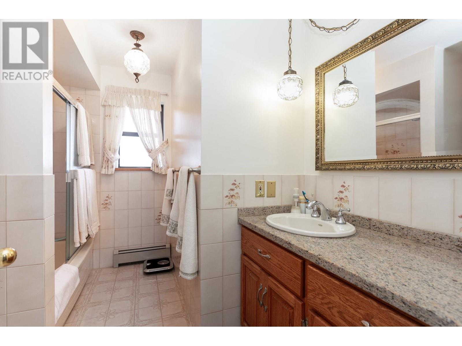 7295 Sussex Avenue, Burnaby, British Columbia  V5J 3V6 - Photo 23 - R2818528