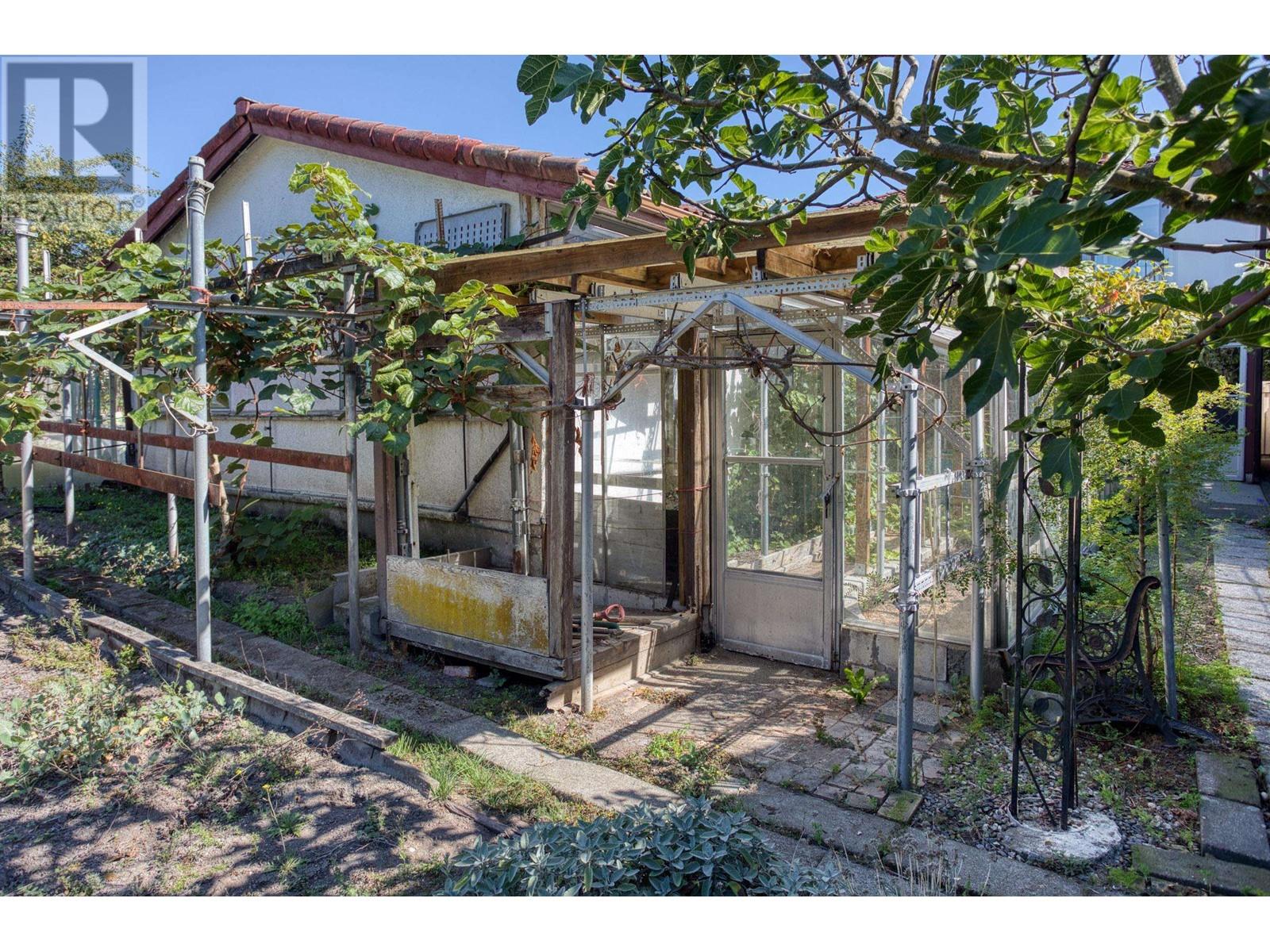 7295 Sussex Avenue, Burnaby, British Columbia  V5J 3V6 - Photo 26 - R2818528
