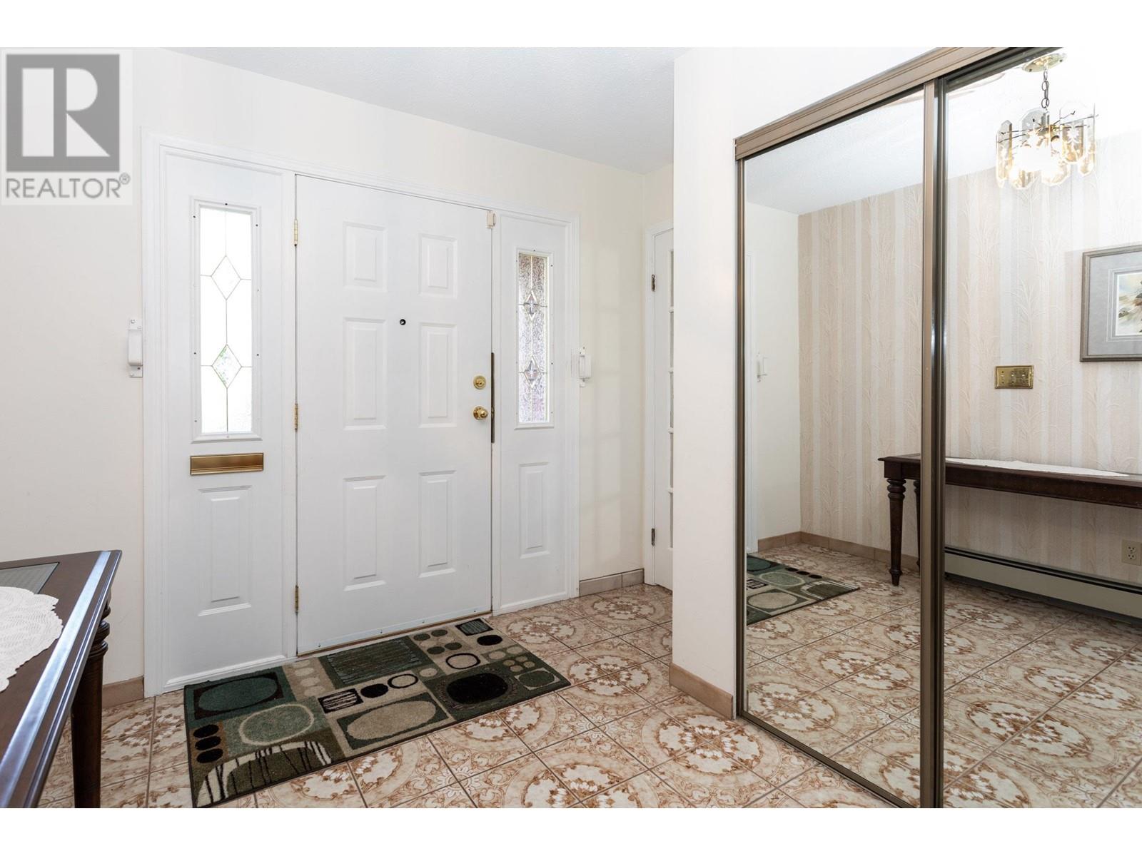 7295 Sussex Avenue, Burnaby, British Columbia  V5J 3V6 - Photo 4 - R2818528