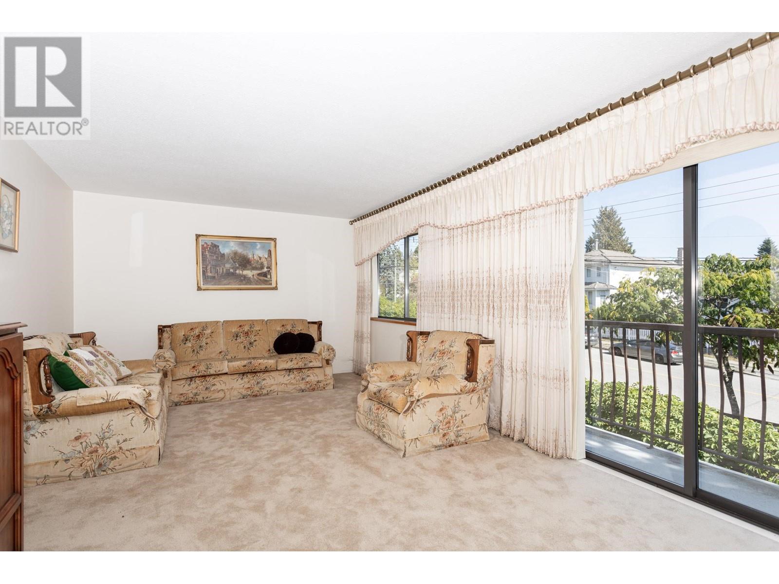 7295 Sussex Avenue, Burnaby, British Columbia  V5J 3V6 - Photo 5 - R2818528