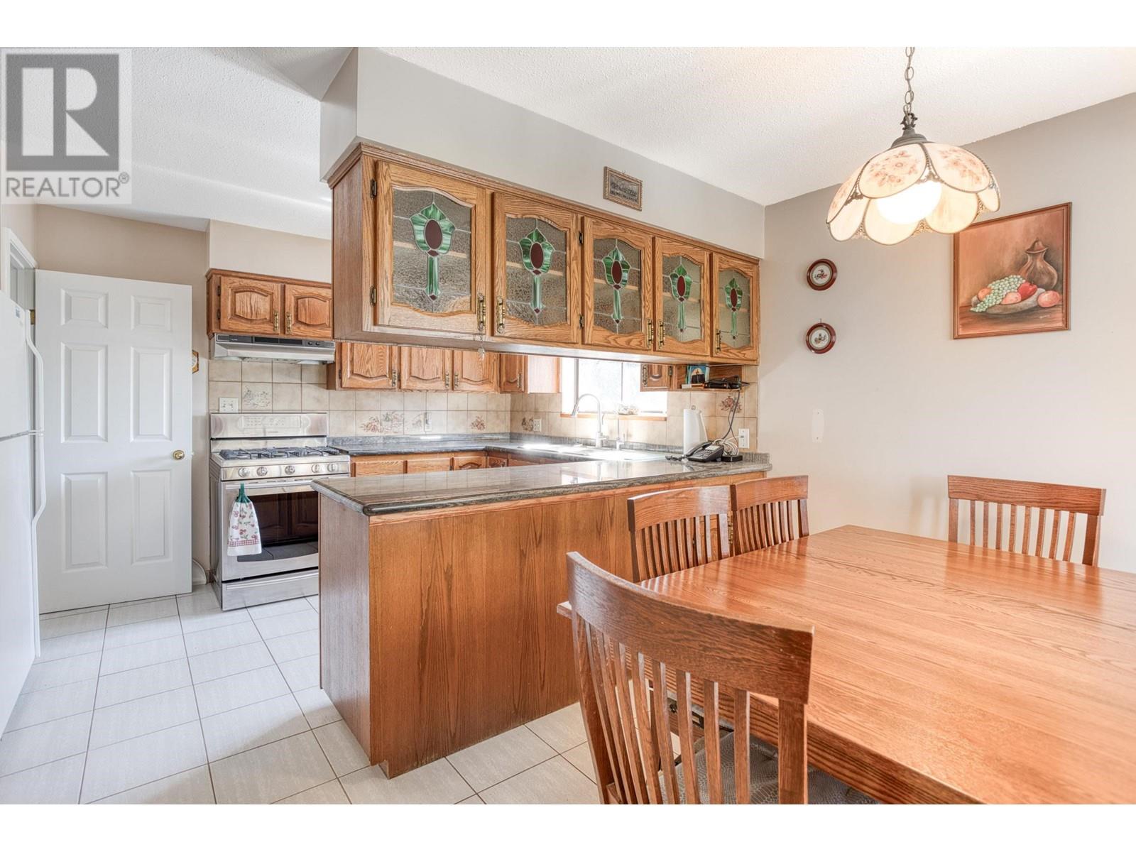 7295 Sussex Avenue, Burnaby, British Columbia  V5J 3V6 - Photo 9 - R2818528